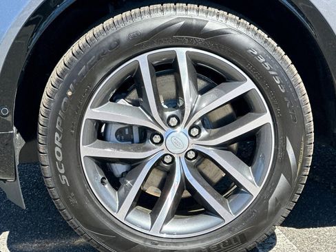 New 2026 Land Rover Discovery Sport Landmark image 13