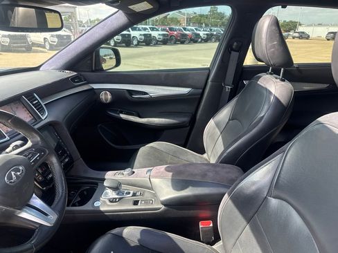 Used 2019 INFINITI QX50 Essential w/ Sensory Package FWD image 41