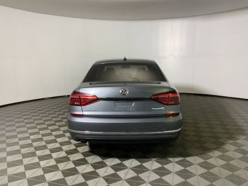 Used 2018 Volkswagen Passat 2.0T SE FWD image 6