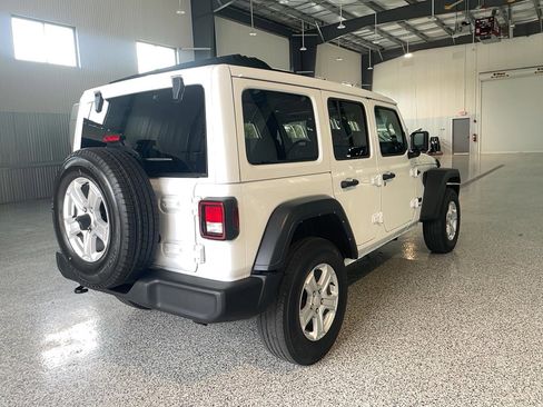 Used 2022 Jeep Wrangler Unlimited Sport w/ Sun And Sound Package AWD/4WD image 24