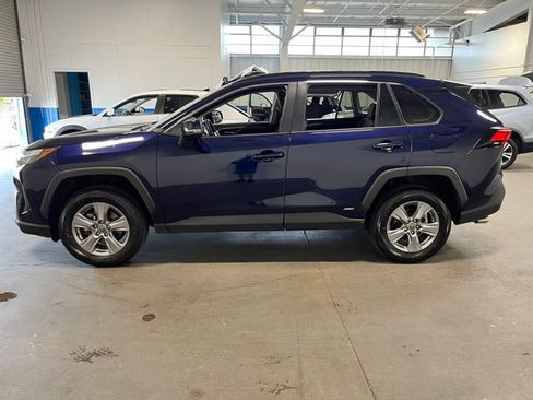 Used 2022 Toyota RAV4 XLE AWD/4WD image 6