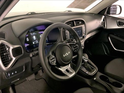 Certified 2025 Kia Soul LX image 14