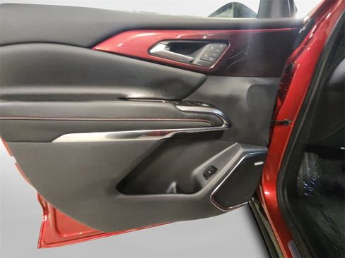 Certified 2024 Chevrolet Traverse RS w/ LPO, Floor Liner Package image 14