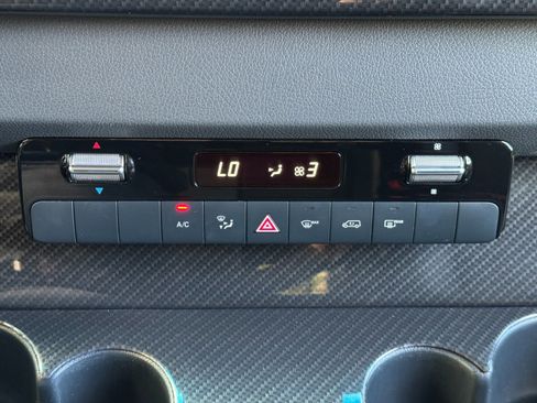 Used 2020 Mercedes-Benz Sprinter 2500 w/ Premium Plus Package image 31