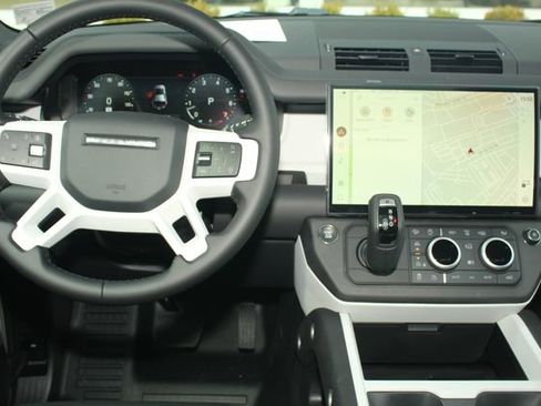 New 2026 Land Rover Defender 110 X-Dynamic SE image 4