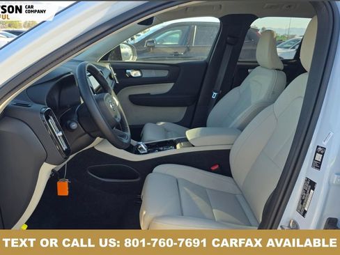Used 2026 Volvo XC40 B5 Plus AWD/4WD image 4