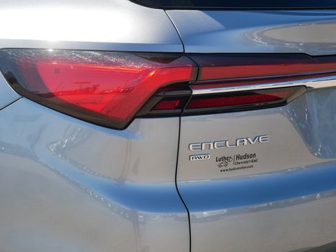 Used 2025 Buick Enclave Preferred image 17