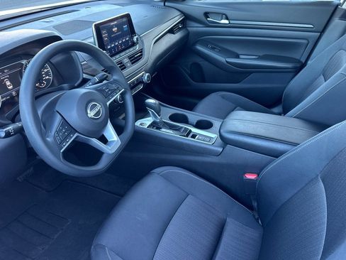 Used 2025 Nissan Altima 2.5 SV AWD/4WD image 11