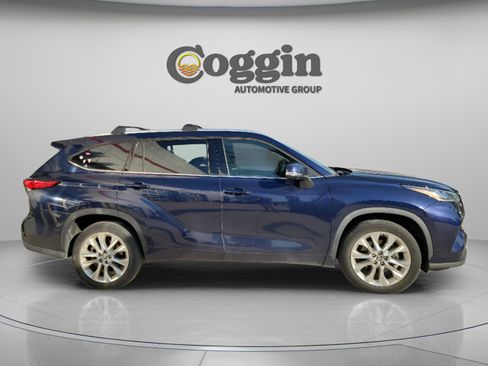 Used 2023 Toyota Highlander Limited image 5
