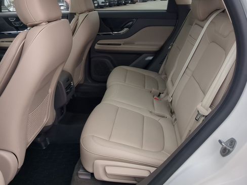 Used 2022 Lincoln Corsair AWD w/ Premium Package image 22