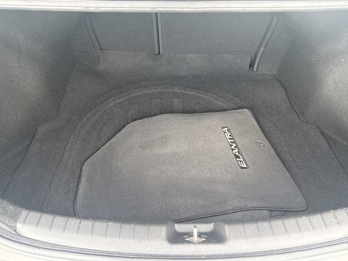Used 2018 Hyundai Elantra Value Edition FWD image 18