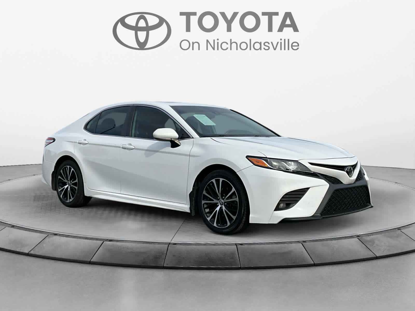 Used 2020 Toyota Camry SE FWD image 7