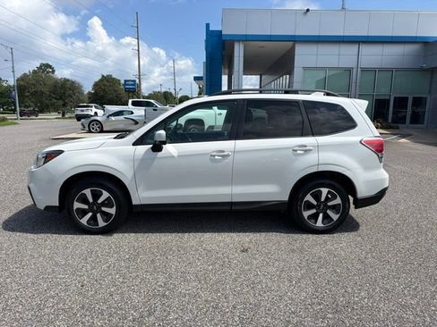 Used 2018 Subaru Forester 2.5i Premium AWD/4WD image 8