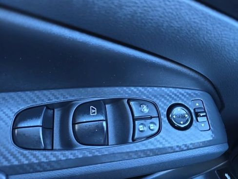 Used 2025 Nissan Altima 2.5 SV FWD image 27