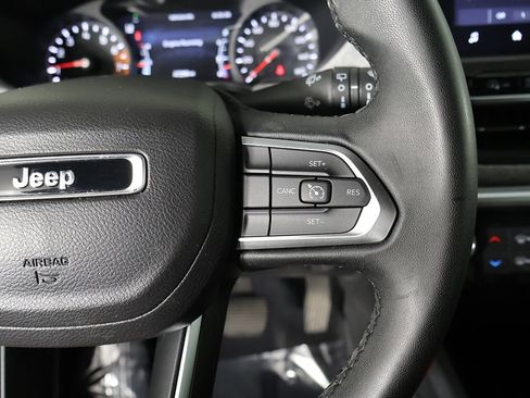 Used 2024 Jeep Compass Latitude AWD/4WD image 36