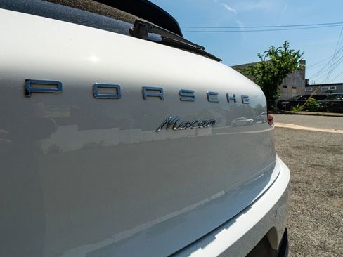 Used 2017 Porsche Macan AWD/4WD image 11