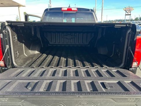 Used 2025 Chevrolet Colorado ZR2 w/ Technology Package image 25