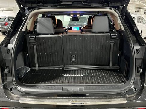 New 2026 Toyota Highlander XLE AWD/4WD image 9