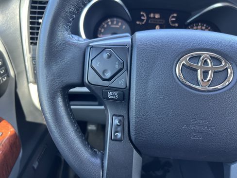 Used 2021 Toyota Sequoia Platinum AWD/4WD image 19
