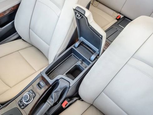 Used 2012 BMW 328i Convertible image 40