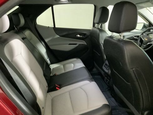 Used 2018 Chevrolet Equinox Premier image 37
