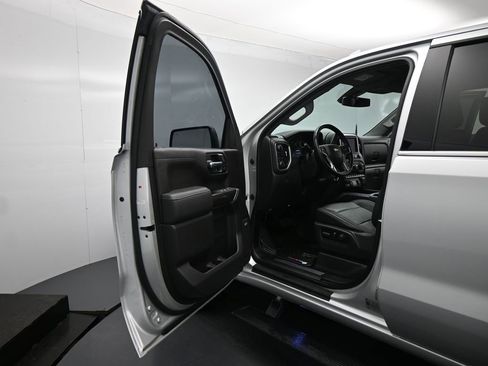 Used 2022 Chevrolet Silverado 1500 LTZ image 9