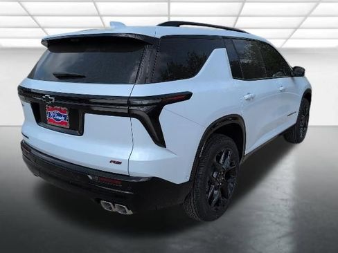 New 2026 Chevrolet Traverse RS w/ LPO, Floor Liner Package FWD image 34
