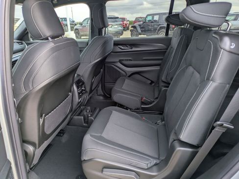 New 2025 Jeep Grand Cherokee L Laredo w/ Luxury Tech Group I RWD image 13