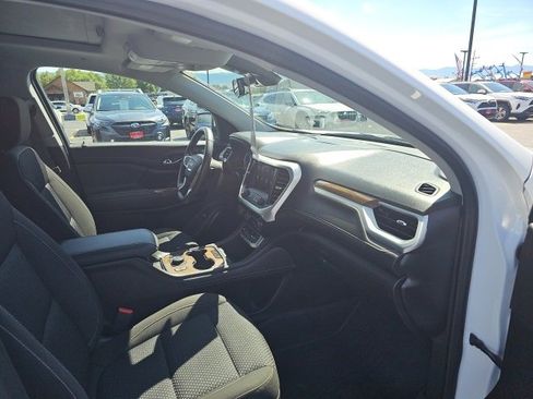 Used 2023 GMC Acadia SLE image 29