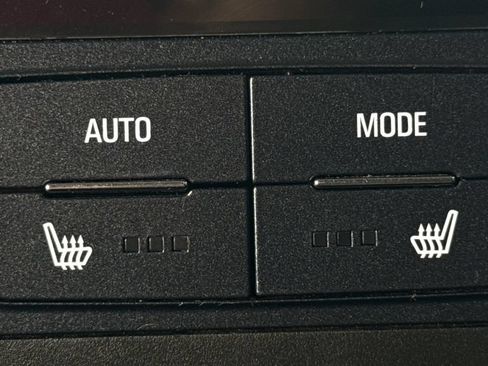 Used 2018 Chevrolet Tahoe Premier AWD/4WD image 45