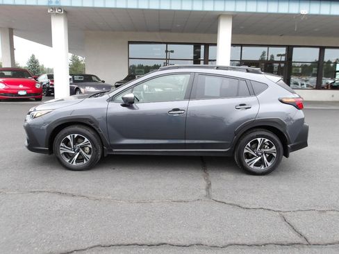 Used 2024 Subaru Crosstrek 2.0i Premium AWD/4WD image 2