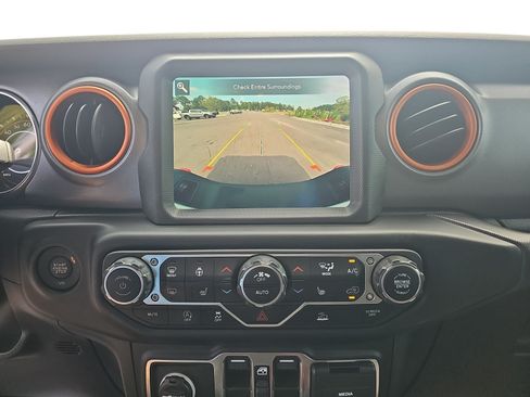 Used 2023 Jeep Gladiator Mojave w/ Cold Weather Group AWD/4WD image 20