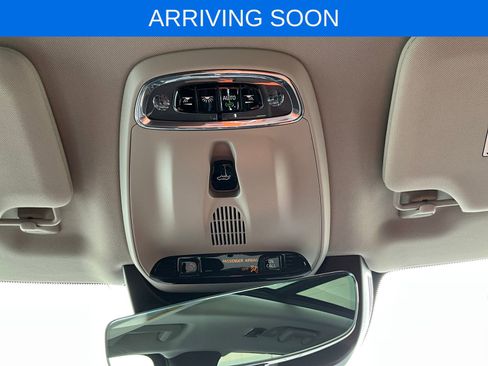 Used 2022 Volvo XC90 T6 Momentum w/ Advanced Package image 19