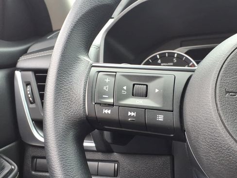 Used 2024 Nissan Rogue SV AWD/4WD image 24