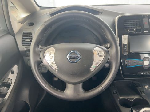 Used 2016 Nissan Leaf SV image 17