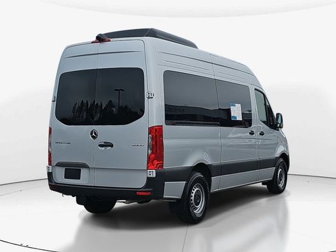 Used 2024 Mercedes-Benz Sprinter 2500 image 5