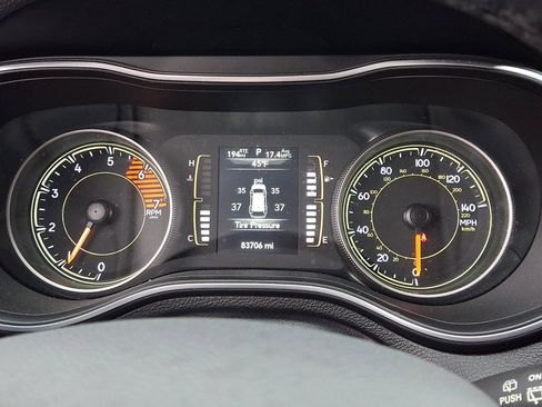 Used 2020 Jeep Cherokee Latitude Lux w/ Quick Order Package 2YH Lux image 26