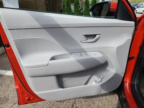 Used 2025 Hyundai Kona SEL image 12