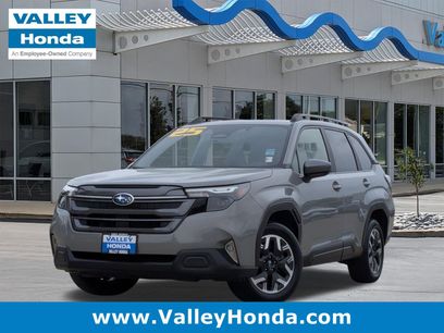 Used 2025 Subaru Forester Premium w/ Convenience Package #1