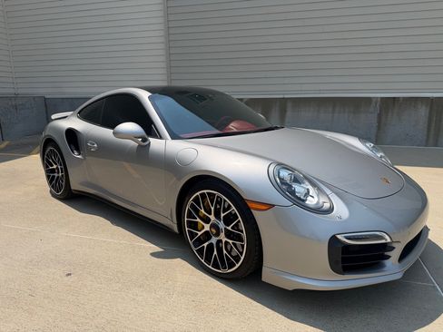 Used 2015 Porsche 911 Turbo S w/ High-end Infotainment Package AWD/4WD image 2