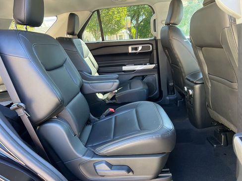 Used 2022 Ford Explorer XLT w/ Equipment Group 202A image 24