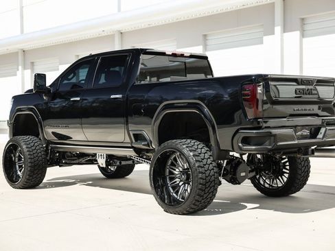 Used 2024 GMC Sierra 3500 Denali Ultimate image 23