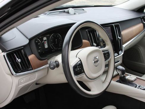 Used 2017 Volvo S90 T6 Inscription w/ Vision Package image 19