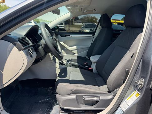 Used 2017 Volkswagen Passat 1.8T S FWD image 10