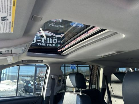 Used 2017 Chevrolet Suburban Premier image 30