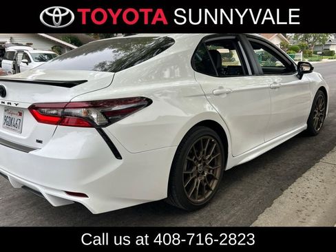 Used 2023 Toyota Camry SE image 2
