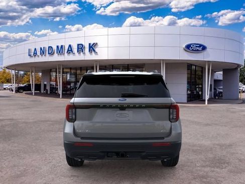 New 2026 Ford Explorer Active AWD/4WD image 5