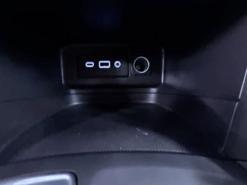 Used 2021 Chevrolet Equinox LT image 28