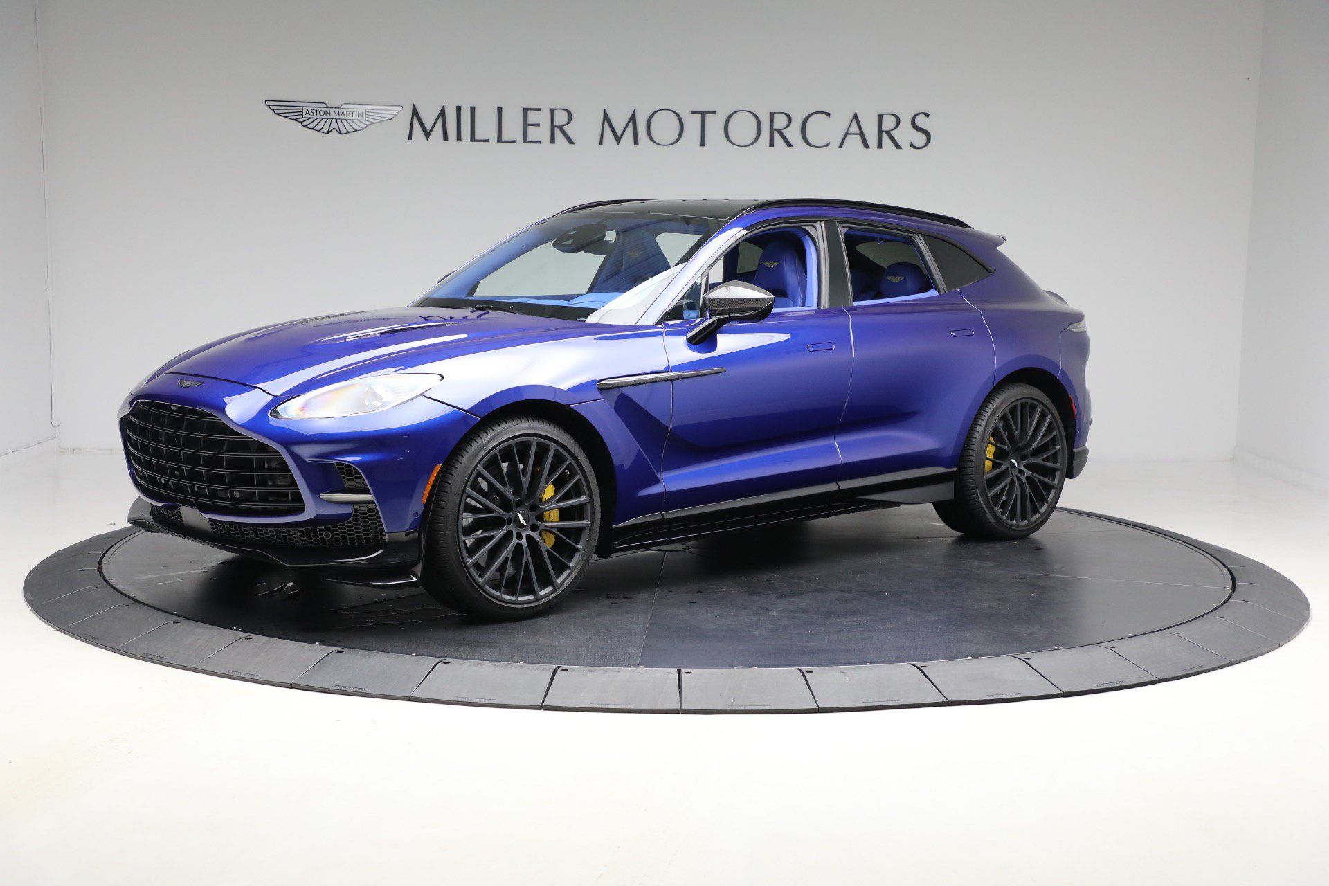 Used 2024 Aston Martin DBX 707 AWD/4WD image 2