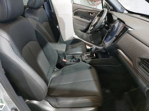 Certified 2025 Subaru Forester Touring AWD/4WD image 10